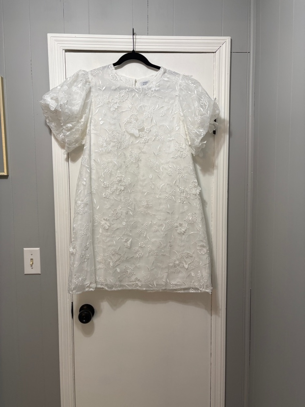 crown & ivy White Floral Lace Mini Dress